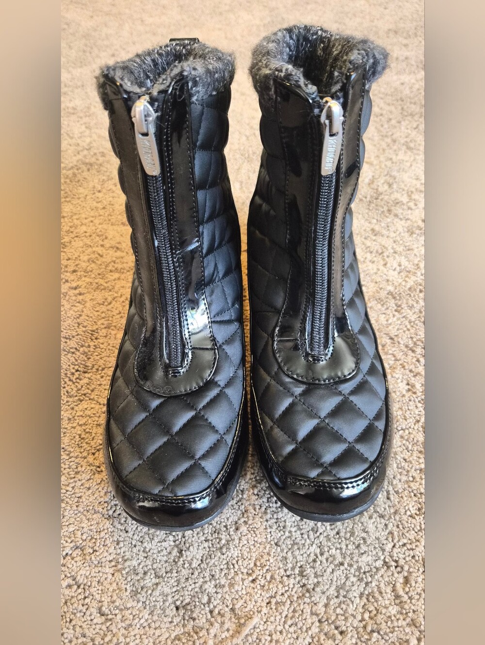 Khombu Megan Waterproof Quilted Front Zip Winter Snow Boots Black 10W EUC